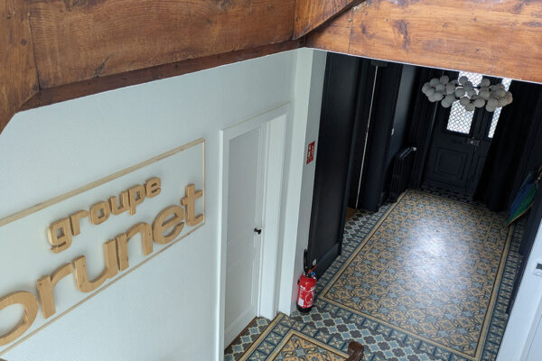 Hall d'entrée des nouveaux locaux du Groupe Brunet